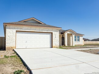 113 Troubadour Ln, Poteet, TX 78065