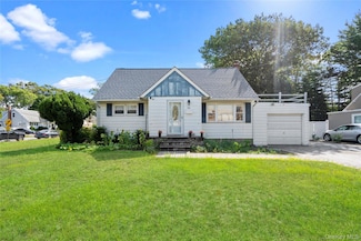 304 Unqua Rd, Massapequa, NY 11758