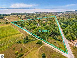5481 S Elm Valley Rd, Suttons Bay, MI 49682