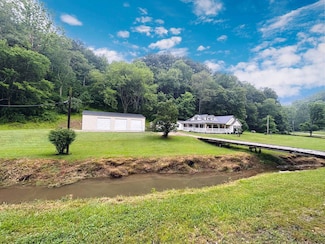 141 Canoe Run Rd, Linden, WV 25259