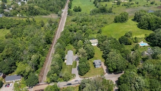 36 Oak St, Dover, NH 03820