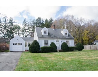 122 Linden St, South Hamilton, MA 01982