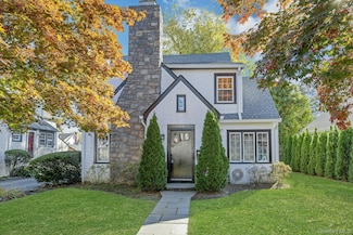 164 Nelson Rd, Scarsdale, NY 10583