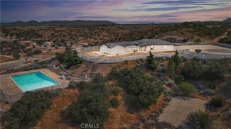 10531 Canyon Dr, Oak Hills, CA 92344