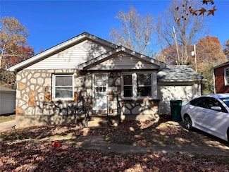8139 Bloom Dr, Saint Louis, MO 63114