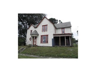 212 S June St, Dearborn, MO 64439