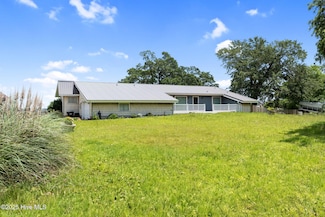 110 Gull Dr, Sneads Ferry, NC 28460