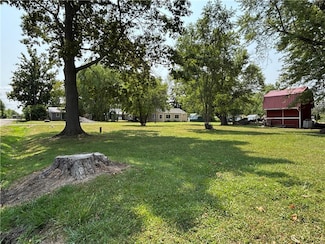 916 Sunset Beach Rd, Waterport, NY 14571