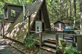 471 Pensyl Creek Rd, Stroudsburg, PA 18360