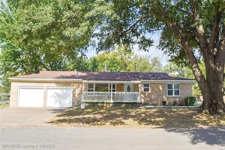 831 E Mary Ave, Sallisaw, OK 74955