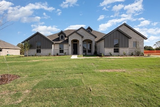 260 Crystal Lake Ln, Red Oak, TX 75154