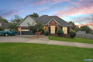 100 Country Club Dr, Fayetteville, TN 37334