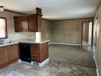 820 S Chinowth St Unit 102, Visalia, CA 93277