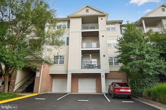 12148 Garden Grove Cir Unit 403, Fairfax, VA 22030