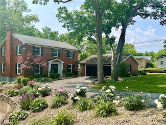 141 Hightide Dr, Decatur, IL 62521