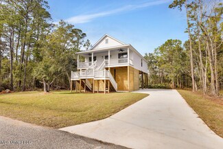 117 Forest St, Pass Christian, MS 39571