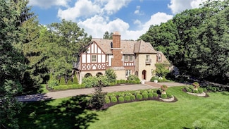 3525 Blossom Heath Rd, Dayton, OH 45419
