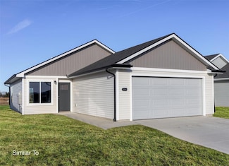 2204 Legacy Dr, Norwalk, IA 50211