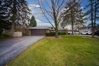 7825 W 101st St, Palos Hills, IL 60465