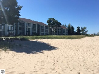 9202 N Bayshore Dr Unit 23, Elk Rapids, MI 49629