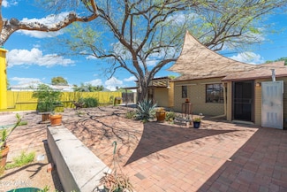 2434 E Pinchot Ave, Phoenix, AZ 85016