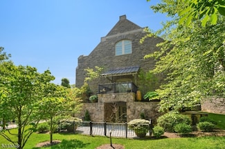 80 Claremont Rd Unit 802, Bernardsville, NJ 07924