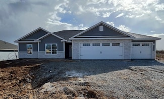 2466 Greenside Dr, Boonville, MO 65233
