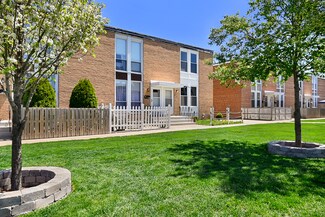 1845 Pine Ct, Des Plaines, IL 60018