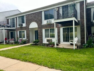 704 Kiwanis Dr Unit 1, Freeport, IL 61032