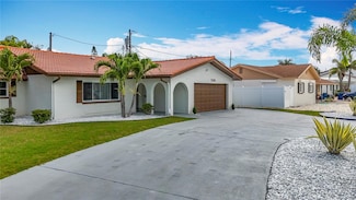 7125 S Shore Dr S, South Pasadena, FL 33707