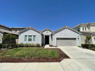 6226 E Saginaw Way, Fresno, CA 93727