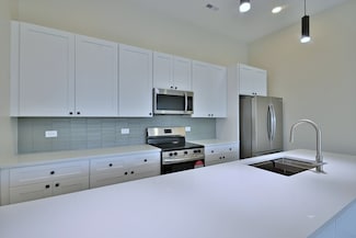 7518 Madison St Unit C, Forest Park, IL 60130