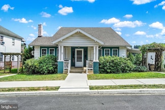 7 E High St, Windsor, PA 17366