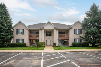 3106 W Crystal Waters Dr, Holland, MI 49424
