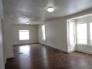 1435 S 9th St, Lincoln, NE 68502