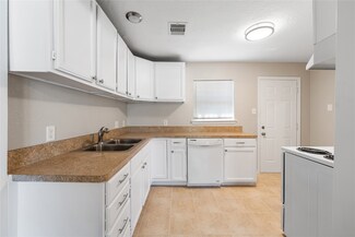 3902 Zephyr St, Houston, TX 77021