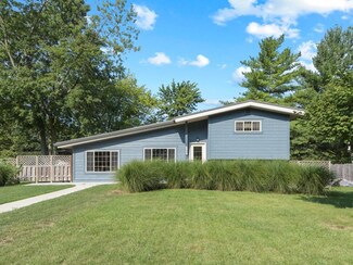 706 Madison St, Monticello, IL 61856