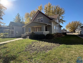 416 Central Ave SW, Orange City, IA 51041