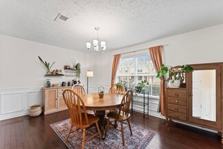 2030 Debonair Ln, Murfreesboro, TN 37128