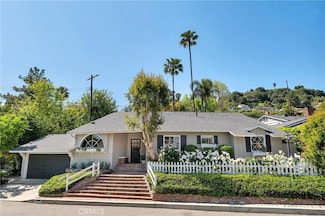 10860 Willowcrest Place, Studio City, CA 91604