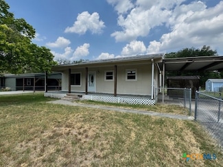 101 Tabler Dr, Seguin, TX 78155