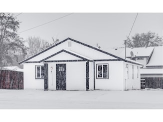 2103 W 10th St, the Dalles, OR 97058