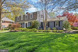 1015 Potomac Ln, Alexandria, VA 22308