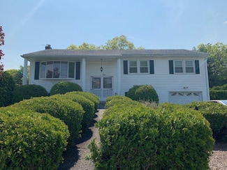 110 Steve Dr, Taunton, MA 02780