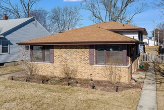 544 E 4th St, Lockport, IL 60441