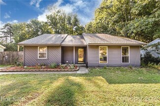 6622 Woodwedge Dr, Charlotte, NC 28227