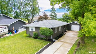211 Sharen St, Groveland, IL 61535