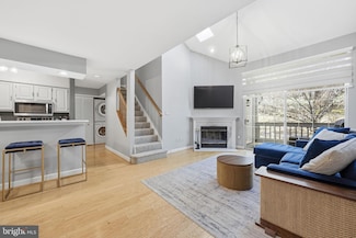 5919 Barbados Place Unit 202, Rockville, MD 20852