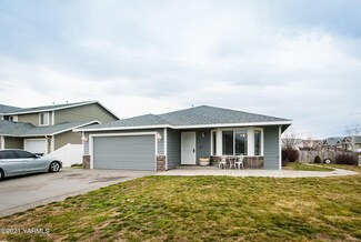 605 Columbus Ave, Moxee, WA 98936