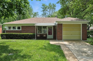 9040 Guthrie Ave, Saint Louis, MO 63134